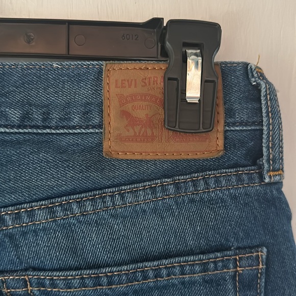 Levi Straight Leg Fringed Bottom Jeans - Picture 4 of 7